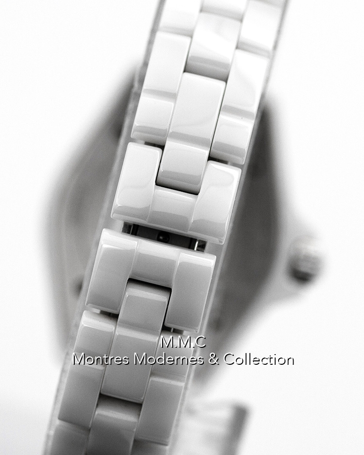 Chanel J12 29mm Pearl Mother Dial ref.H2570 - Image 5